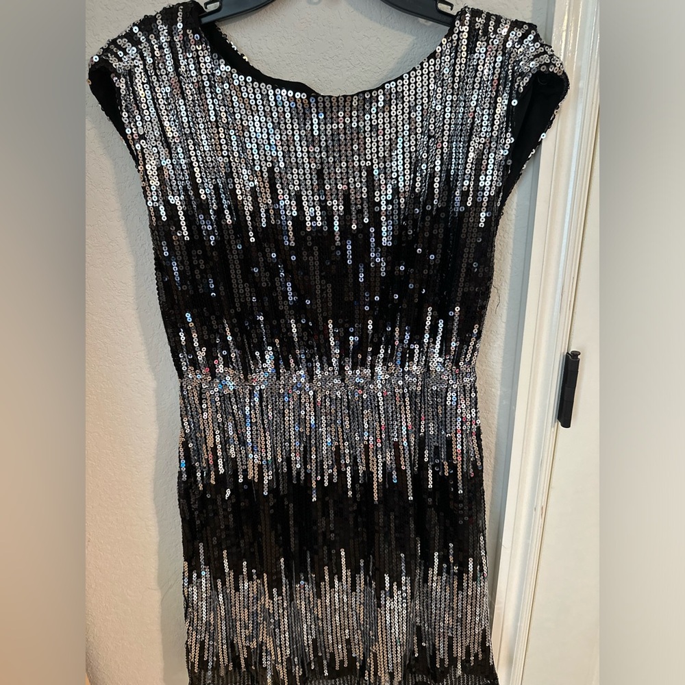 All-over sparkly sequin dress - Picture 3 of 4